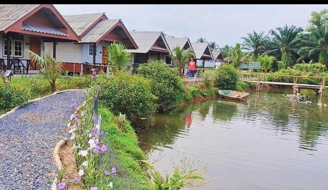 ปารมีฟาร์มสเตย์ Takuapa Buitenkant foto
